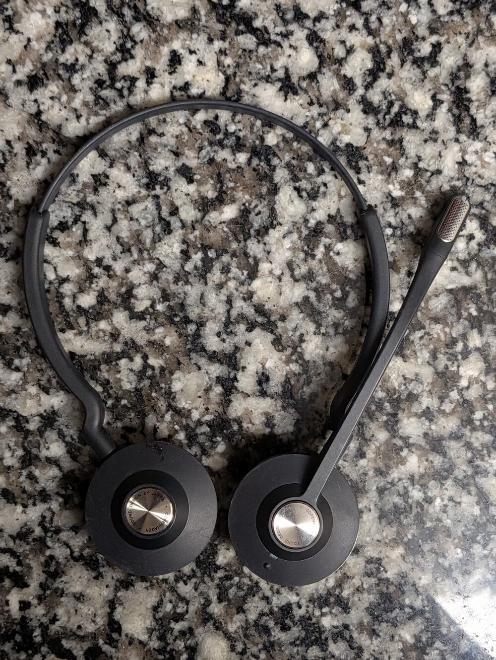HP Poly Voyager Focus 2 Bluetooth Wireless Stereo Headset w/ Mic Tested Working